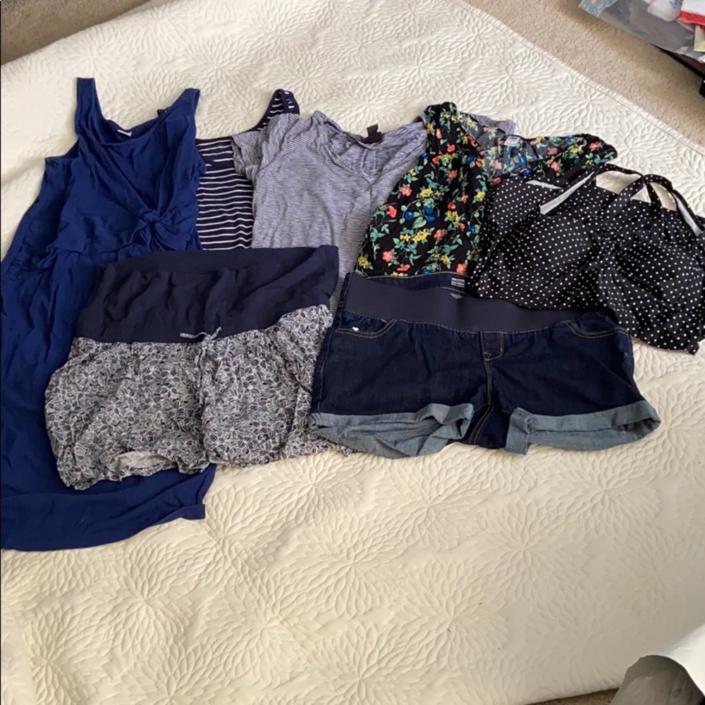 Maternity Lot of Large summer items